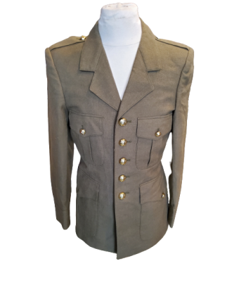 Veste militaire ouvre sa boutique