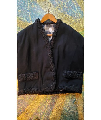 Veste court vintage, marque de usures et les trous apparentes la livraison gratuite