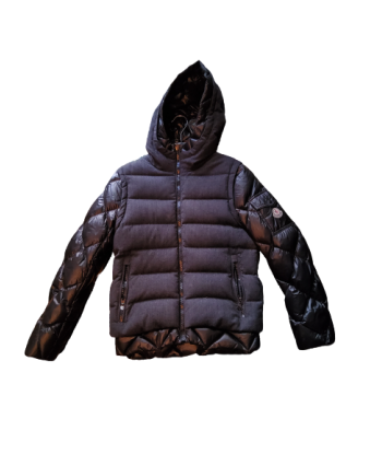 Blouson Moncler enfant Dans la société mordern