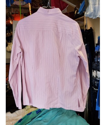 Chemise ouvre sa boutique